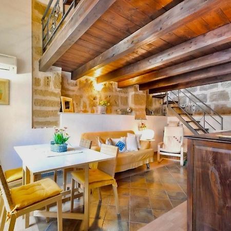 Alghero Old Town Apartment Steps To Sea And Scenic Ramparts Exterior photo