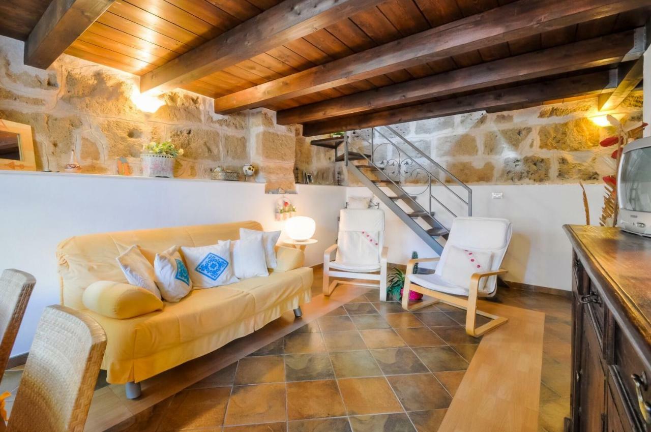 Alghero Old Town Apartment Steps To Sea And Scenic Ramparts Exterior photo